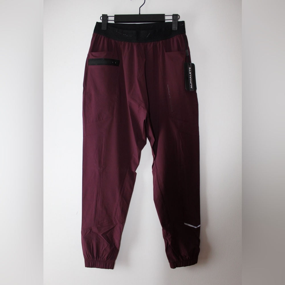 Alphalete Women’s Burgundy Cargo Pants